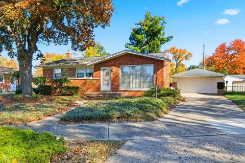 1341 Molner, Ypsilanti, MI 48198