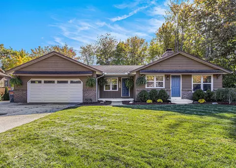 14020 Deer Cv, Holland, MI 49424