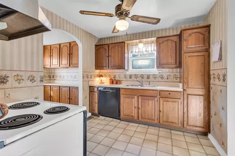 Kitchen - 1105 S Webster, Jackson, MI 49203 photo 2 of 4
