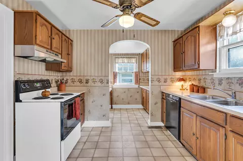 Kitchen - 1105 S Webster, Jackson, MI 49203 photo 1 of 4