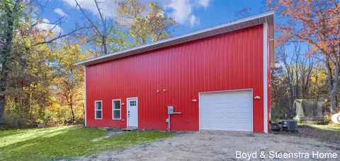 8395 Maple Hl, Howard City, MI 49329