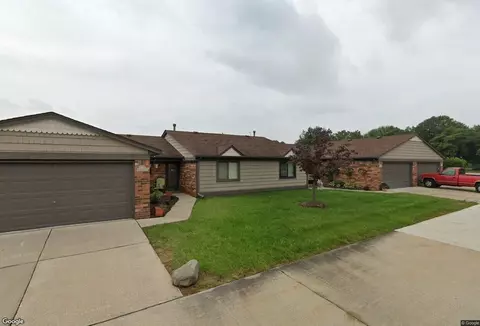8688 Villa Ln, Warren, MI 48093