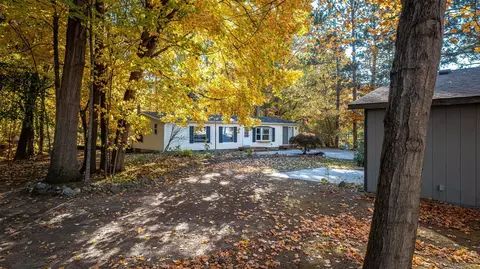 2215 N Holiday, Mears, MI 49436