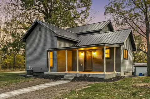 Exterior - 60142 Corey Lk, Three Rivers, MI 49093 photo 2 of 17