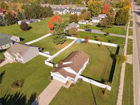 825 Amber Ridge Dr, Byron Center, MI 49315