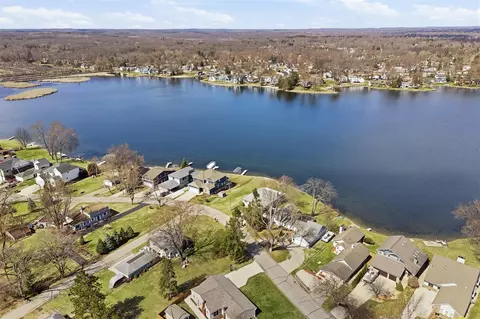 1148 Lakeview, Wolverine Lake, MI 48390