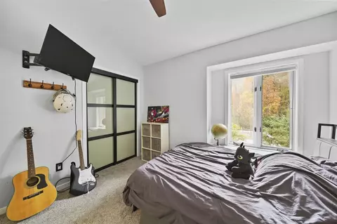 Bedroom - 7142 Foxmoore, Jackson, MI 49201 photo 6 of 8