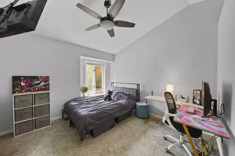 Bedroom - 7142 Foxmoore, Jackson, MI 49201 photo 5 of 8