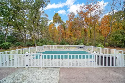 Exterior - 7142 Foxmoore, Jackson, MI 49201 photo 10 of 15