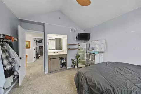 Bedroom - 7142 Foxmoore, Jackson, MI 49201 photo 8 of 8