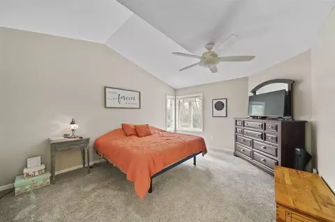 Bedroom - 7142 Foxmoore, Jackson, MI 49201 photo 1 of 8