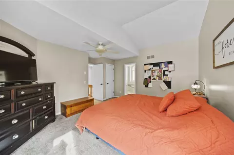 Bedroom - 7142 Foxmoore, Jackson, MI 49201 photo 2 of 8