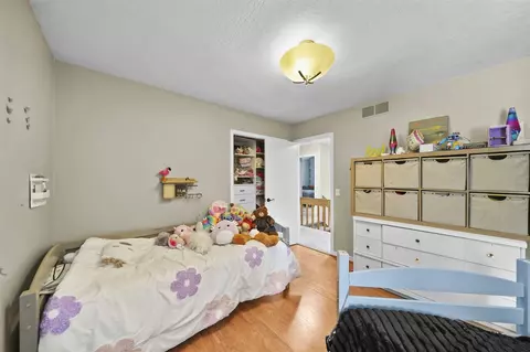 Bedroom - 7142 Foxmoore, Jackson, MI 49201 photo 4 of 8