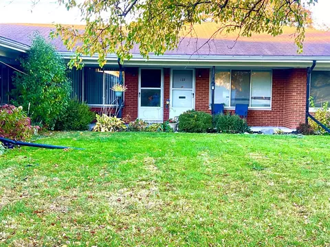 24301 Kelly #121, Eastpointe, MI 48021