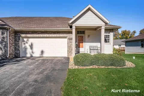 3572 Brook Pt, Hamilton, MI 49419