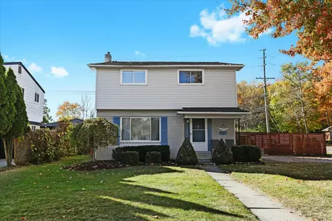 29945 Everett, Southfield, MI 48076