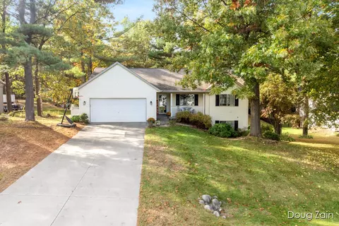 7282 Mid Timber, Greenville, MI 48838
