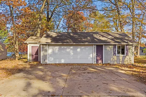 13165 Hilltop Dr, Gowen, MI 49326