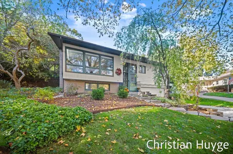 1611 Ridgeview, Grand Rapids, MI 49506