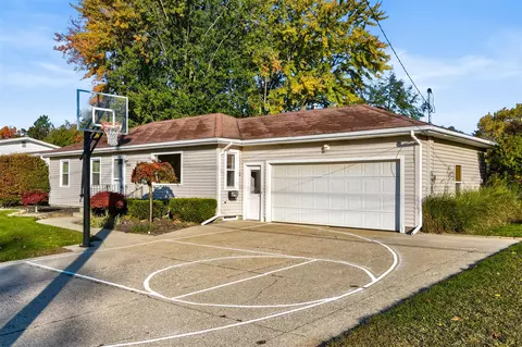 3835 Navaho, Grandville, MI 49418