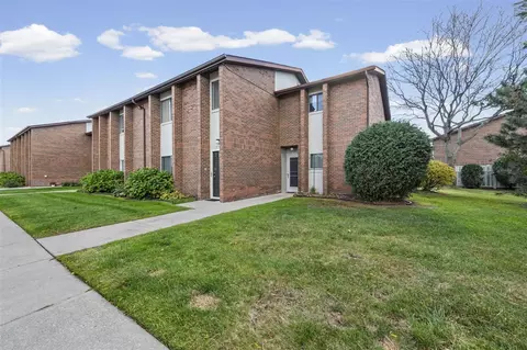 33735 Pondview #164, Livonia, MI 48152