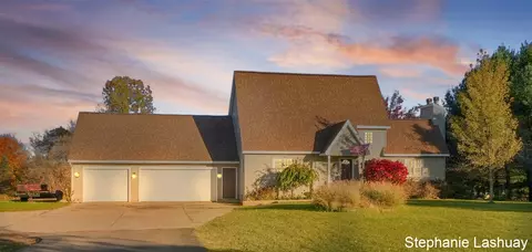 9410 Summit, Rockford, MI 49341