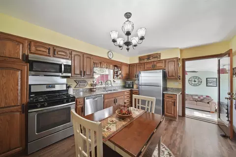 Kitchen - 1284 Codling, Adrian, MI 49221 photo 2 of 3
