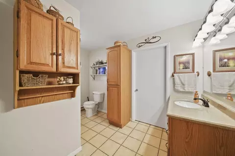 Bath - 1284 Codling, Adrian, MI 49221 photo 2 of 4