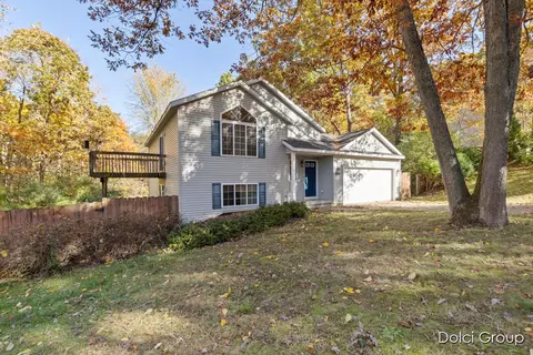 6861 Whispering Frst, Cedar Springs, MI 49319