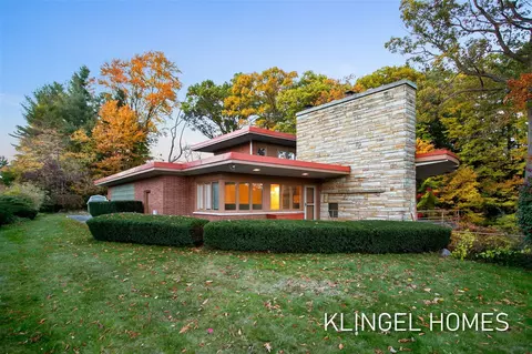 16160 Highland, Spring Lake, MI 49456