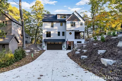 16976 Lake, West Olive, MI 49460