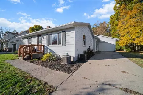615 W High, Hastings, MI 49058