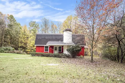 8020 E 98th, Howard City, MI 49329