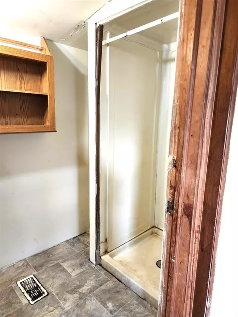 Bath - 210 Middle, Three Rivers, MI 49093 photo 3 of 3