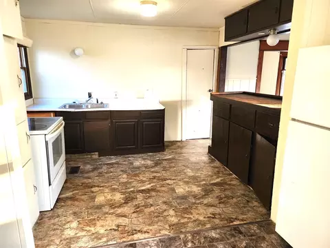 Kitchen - 210 Middle, Three Rivers, MI 49093 photo 2 of 4