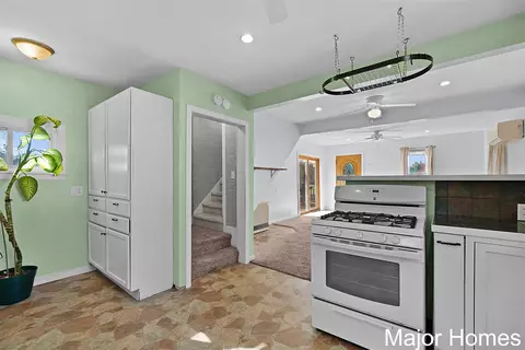 325 S Division, Lowell, MI 49331 photo 17