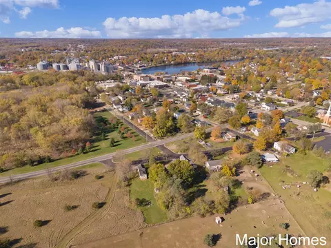 325 S Division, Lowell, MI 49331 photo 35