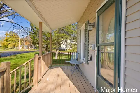 325 S Division, Lowell, MI 49331 photo 7