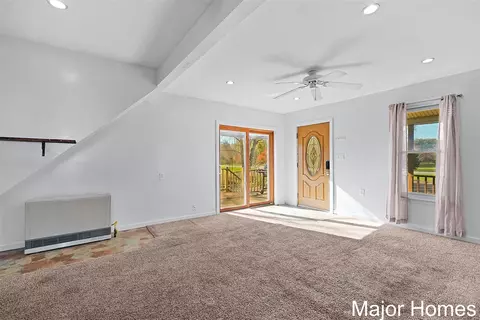 325 S Division, Lowell, MI 49331 photo 9