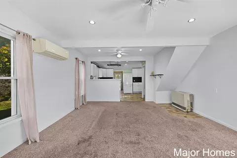 325 S Division, Lowell, MI 49331 photo 12
