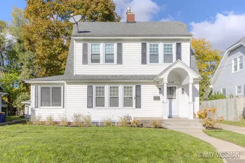 939 Oaklawn, Grand Rapids, MI 49505