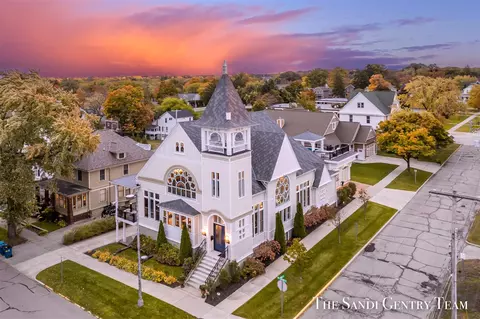 600 Washington, Grand Haven, MI 49417