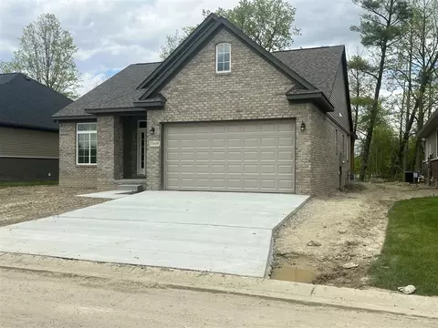 31610 Beaver, New Boston, MI 48164