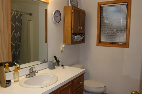 Bath - 18165 Mohawk, Spring Lake, MI 49456 photo 3 of 3