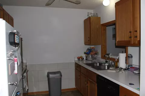 Kitchen - 18165 Mohawk, Spring Lake, MI 49456 photo 3 of 3