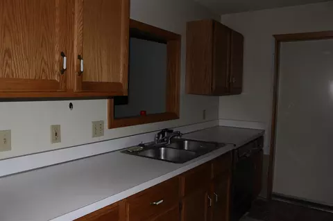 Kitchen - 18165 Mohawk, Spring Lake, MI 49456 photo 2 of 3
