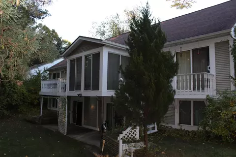 Exterior - 18165 Mohawk, Spring Lake, MI 49456 photo 2 of 3