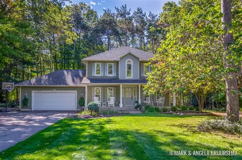 15276 Meadowwood, Grand Haven, MI 49417