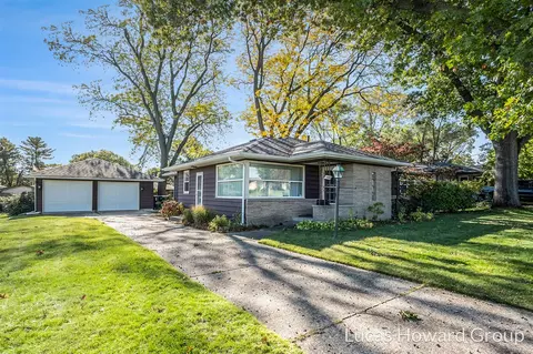 1332 Den Hertog, Wyoming, MI 49509