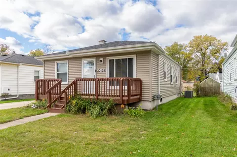 20159 Deering, Livonia, MI 48152